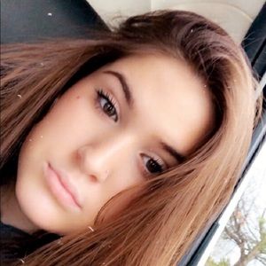 Meet your Posher, Olivia